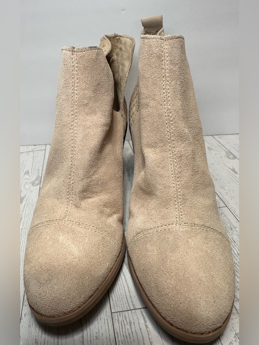 NWT- Toms ‘Everly’ Women's Suede Ankle Boots, Cream, Sz 9.5